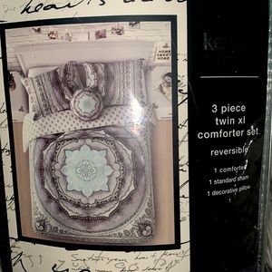 Mandala style reversible comforter & pillow sham